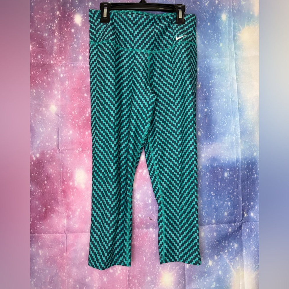 Cropped Nike printed pants 🛍
